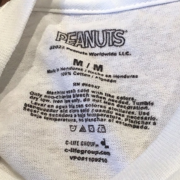 Peanuts Equality T-shirt size medium NWOT - Picture 4 of 4